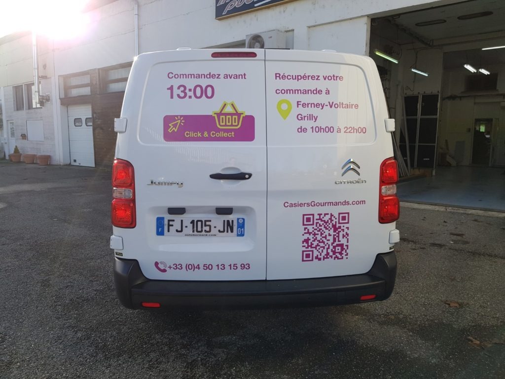 Personnalisation véhicule casier gourmands dos