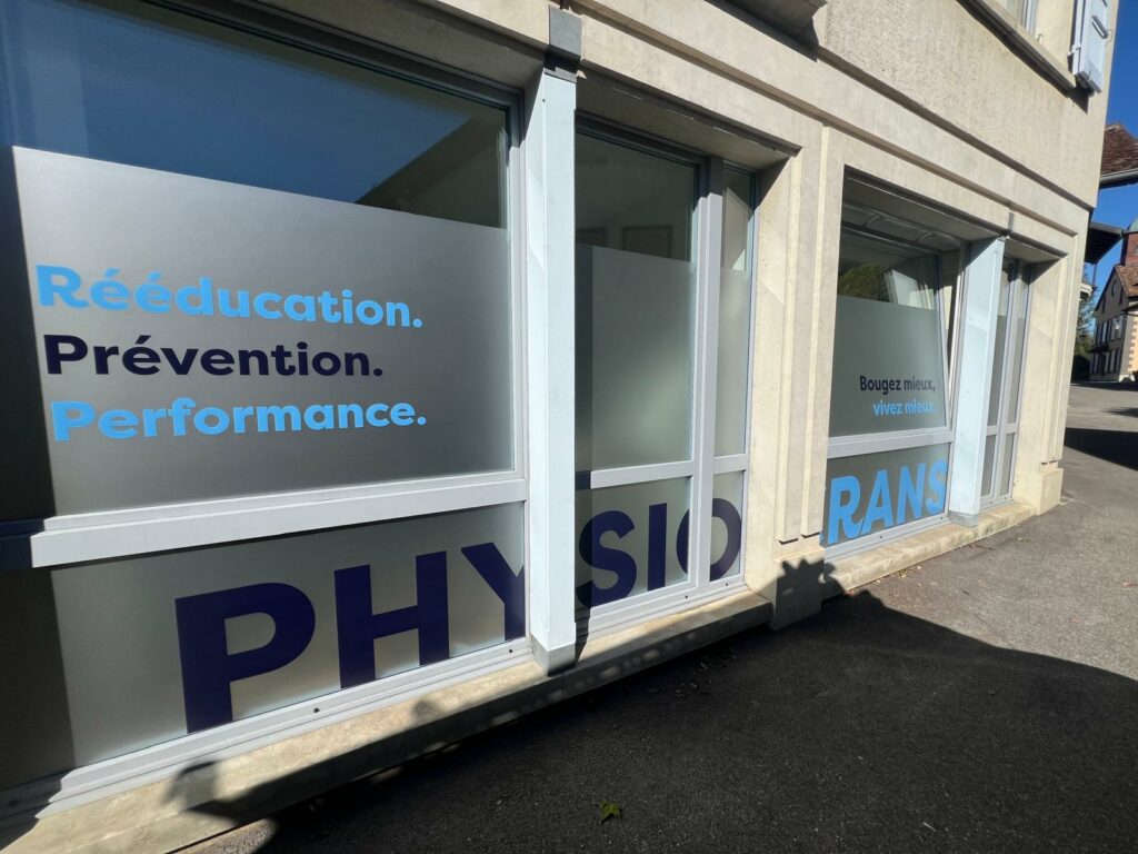 adhésif vitrine cabinet physiothérapie crans