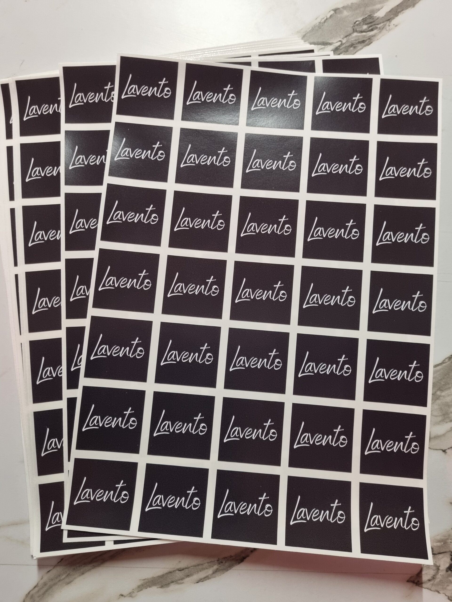 Etiquette Lovento Scaled