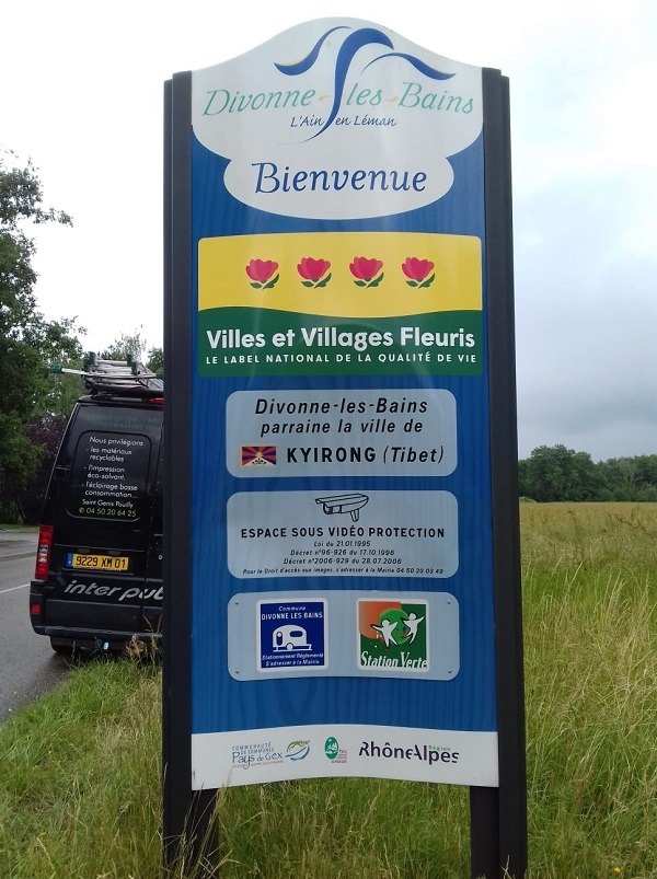 totem divonne les bains