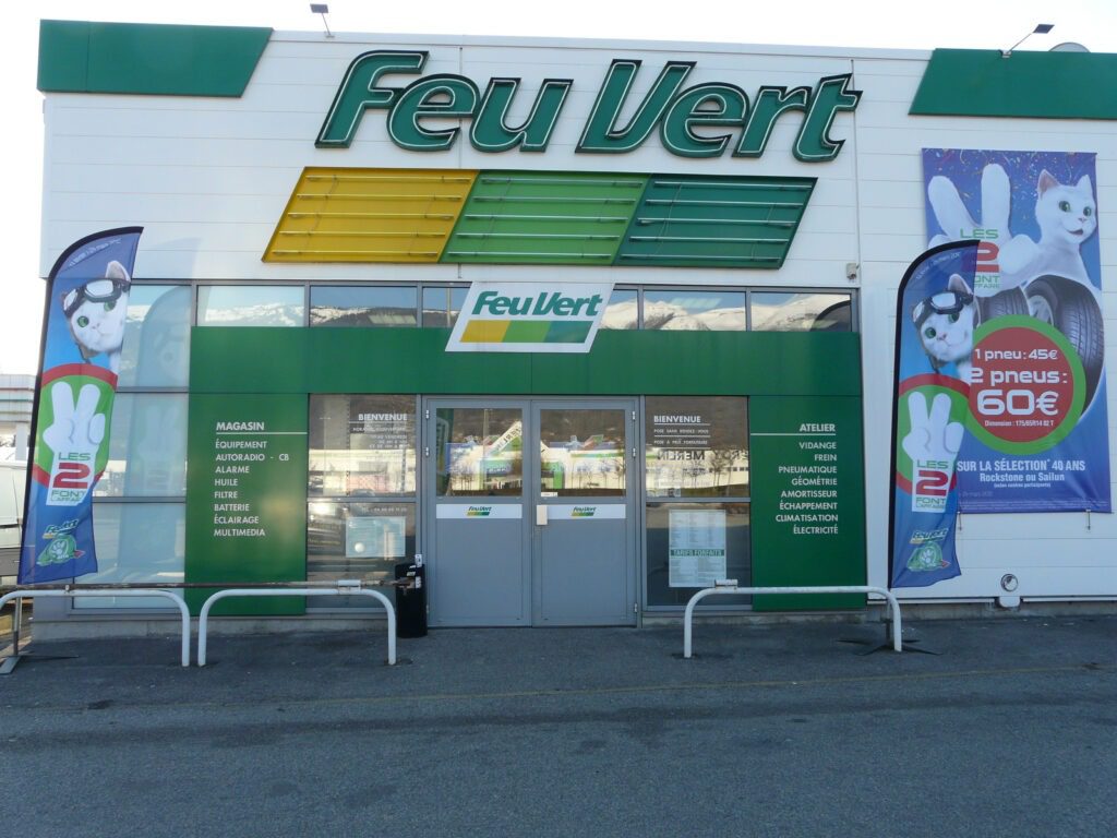 enseigne magasin feu vert thoiry