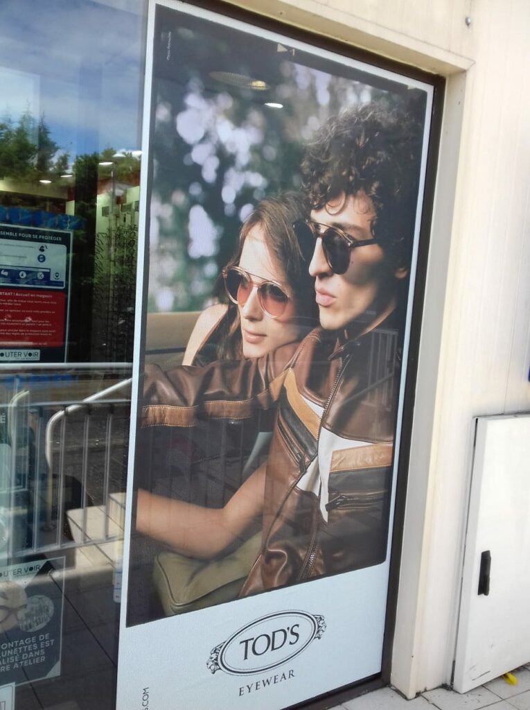 impression grand format vitrine opticien publicité