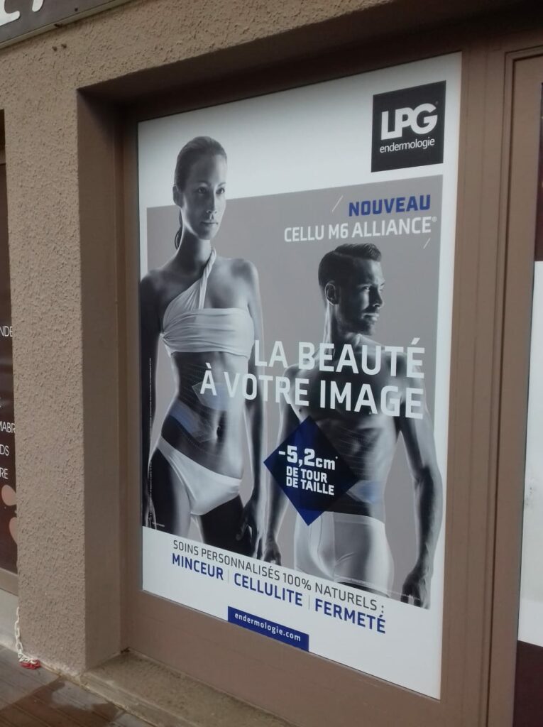 adhésif vitrine institut beauté affichage promotionnel